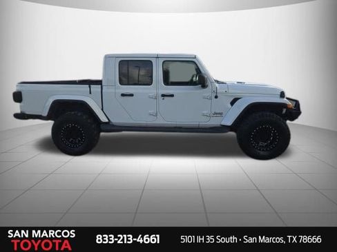 Used 2022 Jeep Gladiator Overland w/ Popular Equipment Package AWD/4WD image 5