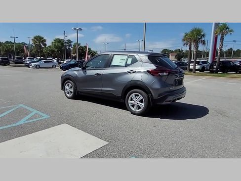 New 2025 Nissan Kicks Play S image 25