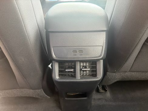 Used 2025 Chevrolet Equinox LT FWD image 25