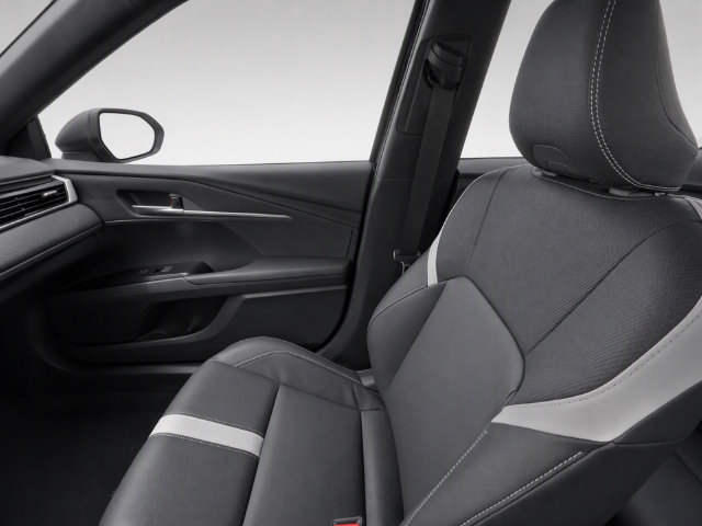 Used 2026 Toyota Camry SE FWD image 15