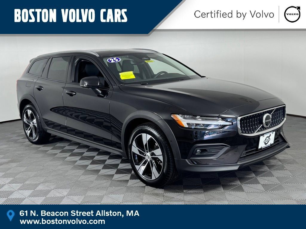 Certified 2025 Volvo V60 B5 Cross Country Plus AWD/4WD image 1