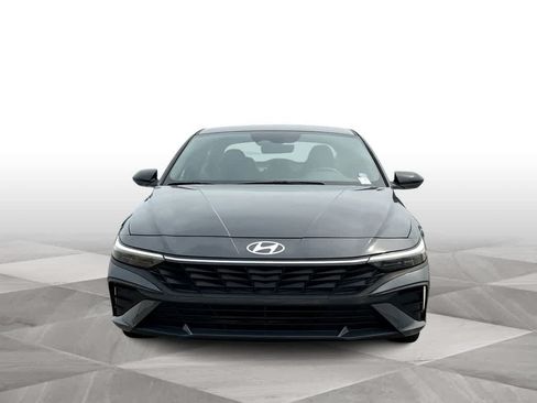 Used 2025 Hyundai Elantra Sport w/ Cargo Package FWD image 3