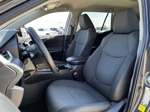 Used 2024 Toyota RAV4 XLE image 23