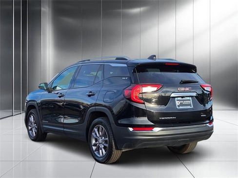 Used 2024 GMC Terrain SLT image 5