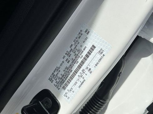 Used 2025 Ford F150 Lariat image 34