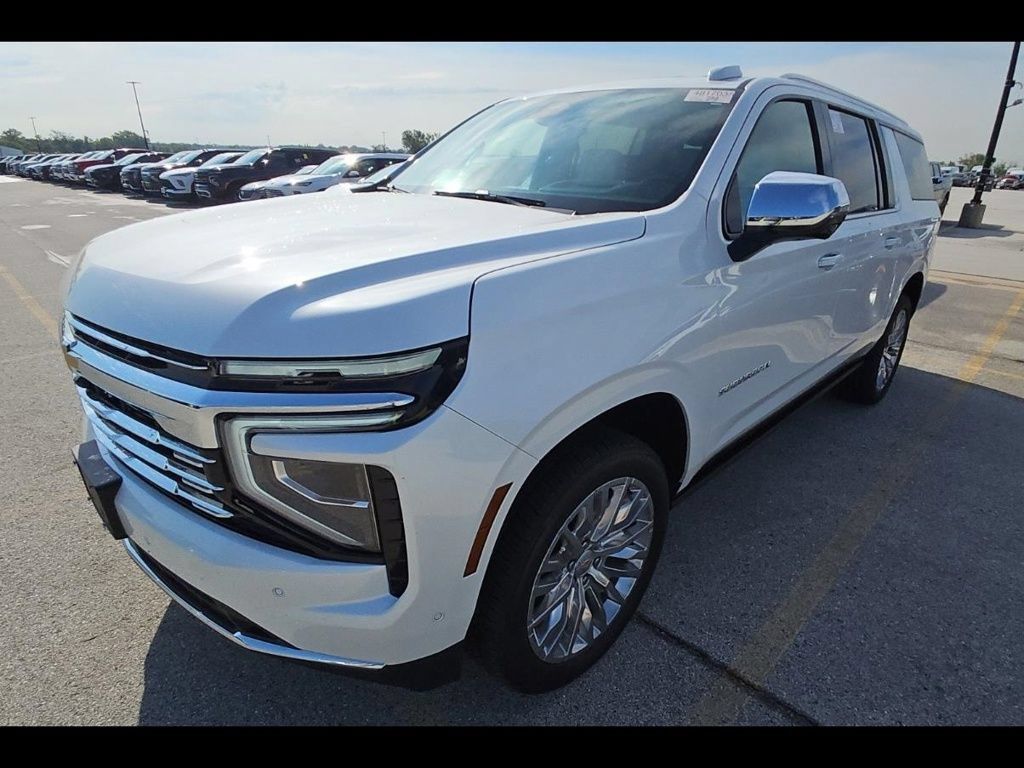 Used 2025 Chevrolet Suburban Premier AWD/4WD image 9