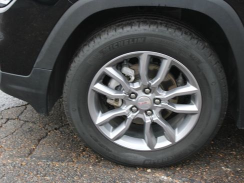 Used 2024 GMC Terrain SLT image 50