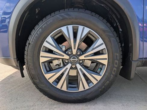 Used 2023 Nissan Rogue SV w/ SV Premium Package AWD/4WD image 12