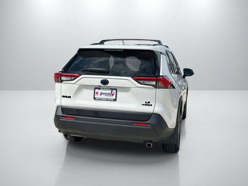 Used 2022 Toyota RAV4 LE AWD/4WD image 6