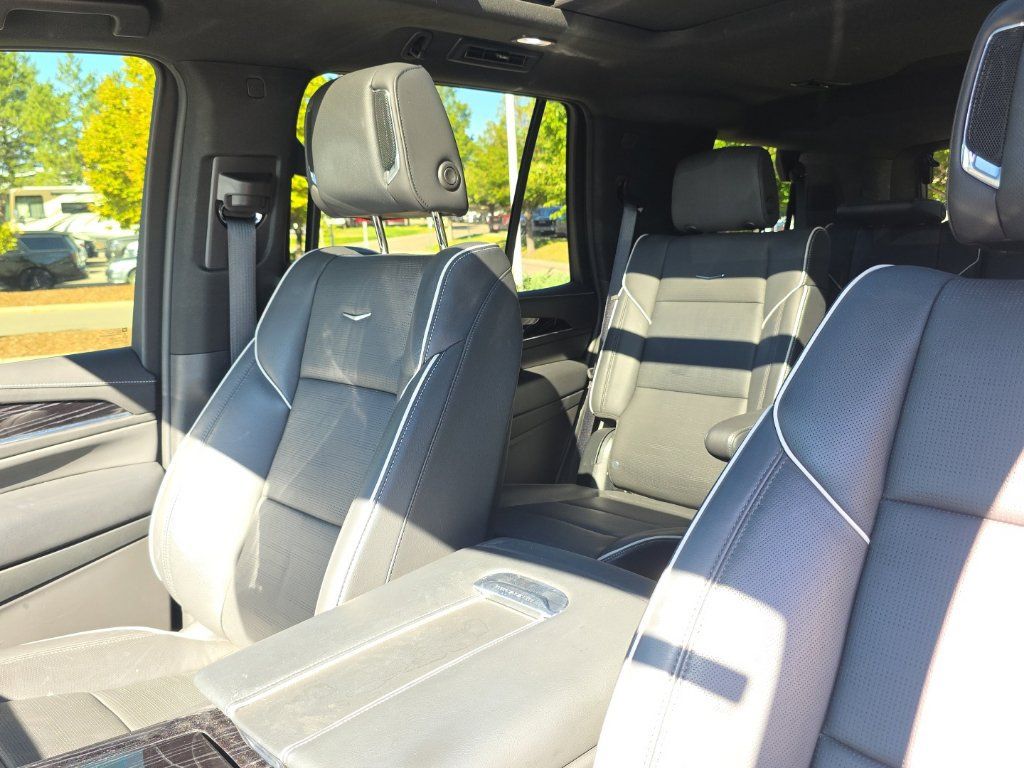 Used 2023 Cadillac Escalade Sport w/ LPO, ONYX Package AWD/4WD image 31
