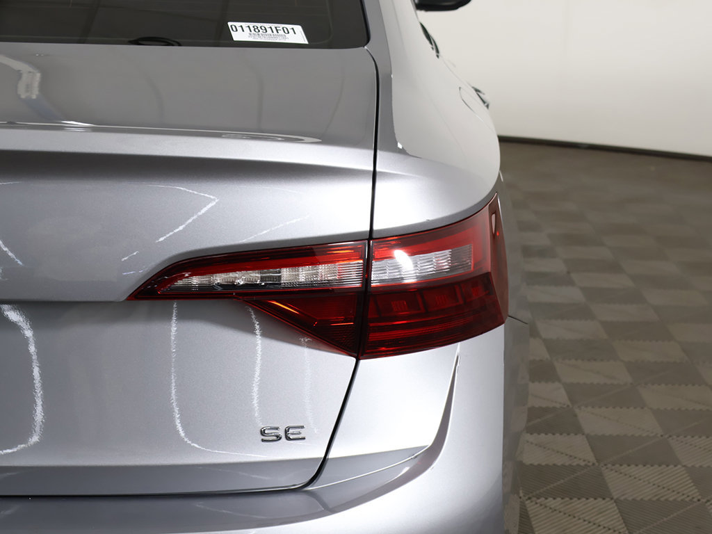 Used 2022 Volkswagen Jetta SE FWD image 17