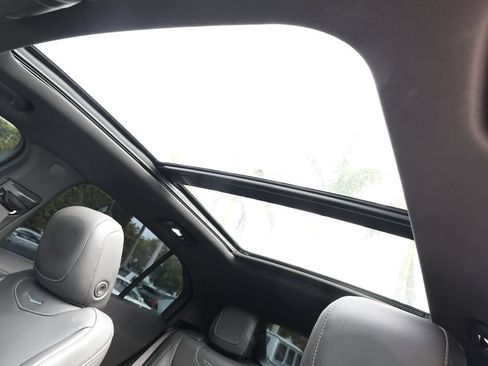 Used 2022 Cadillac XT4 Premium Luxury w/ Cold Weather Package FWD image 18