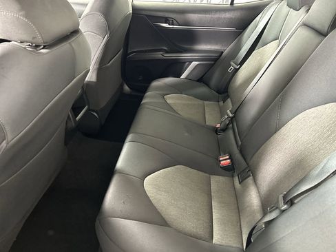 Used 2021 Toyota Camry LE image 23