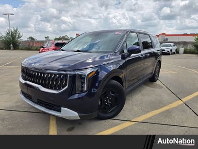 Used 2025 Kia Carnival