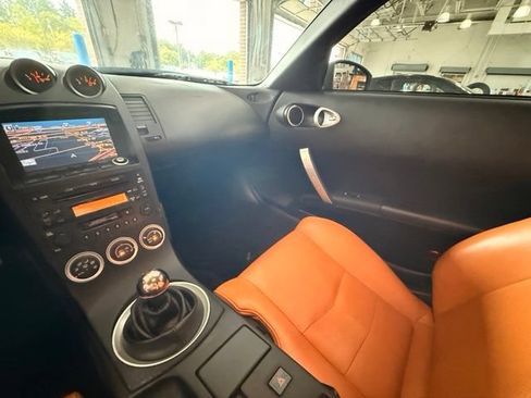 Used 2004 Nissan 350Z Touring w/ Aerodynamics Pkg RWD image 17