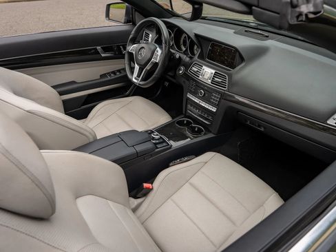 Used 2017 Mercedes-Benz E 400 Cabriolet w/ Premium 3 Package image 18