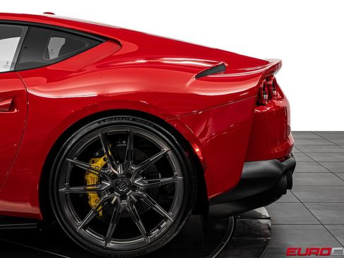 Used 2021 Ferrari 812 Superfast RWD image 16