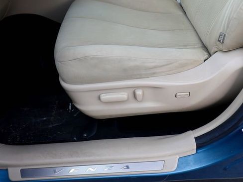 Used 2010 Toyota Venza AWD image 27