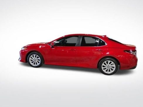 Used 2024 Toyota Camry LE image 6
