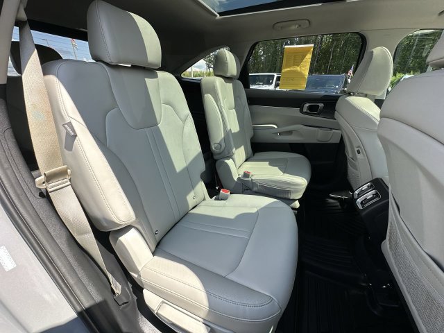 Used 2025 Kia Sorento EX w/ Panoramic Sunroof Package FWD image 27