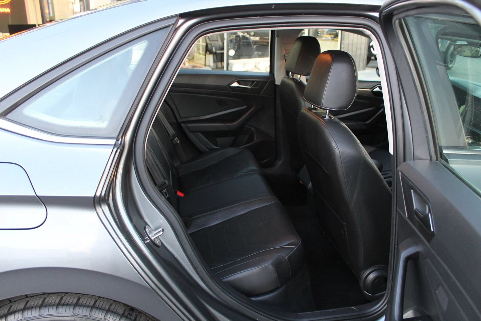 Used 2019 Volkswagen Jetta SEL Premium FWD image 11