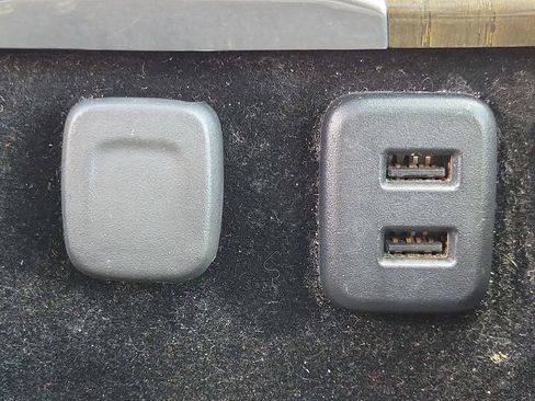 Used 2019 Cadillac Escalade Luxury image 35