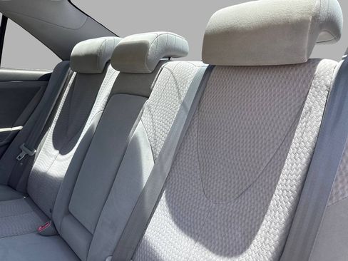 Used 2011 Toyota Camry LE FWD image 21