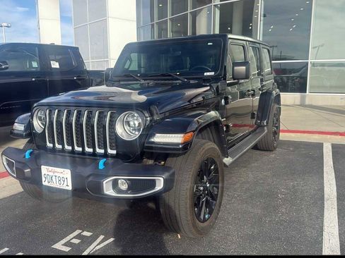 Used 2022 Jeep Wrangler Unlimited Sahara image 1
