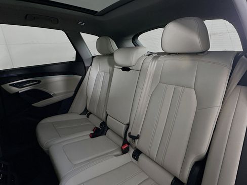 Used 2025 Audi Q5 Premium w/ Convenience Package image 23