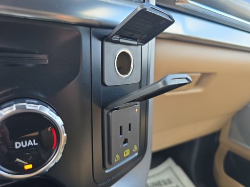 Used 2023 Ford F150 Lariat w/ Trailer Tow Package image 37