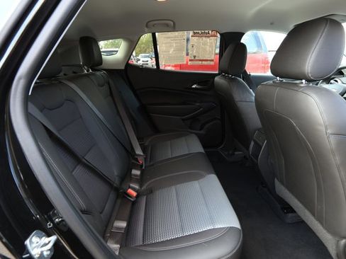 Used 2025 Chevrolet Trax LT image 25