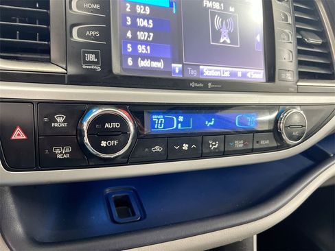 Used 2015 Toyota Highlander Limited image 15