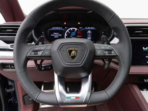 Used 2026 Lamborghini Urus SE AWD/4WD image 13