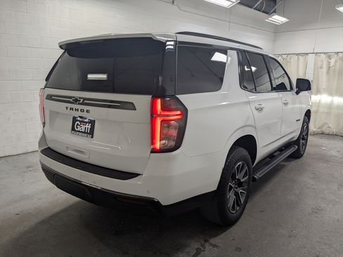 Used 2022 Chevrolet Tahoe Z71 w/ Luxury Package AWD/4WD image 7