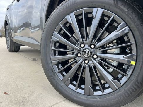 New 2026 Nissan Pathfinder SL image 7