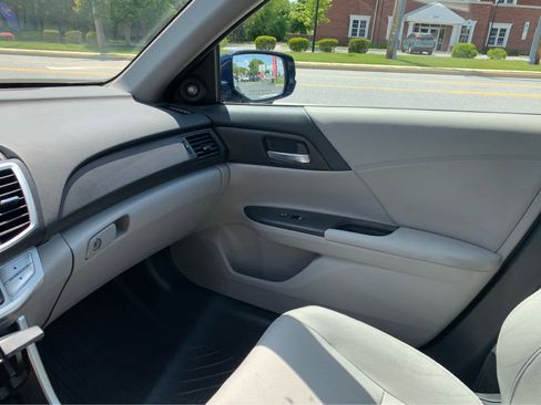 Used 2015 Honda Accord EX-L image 22