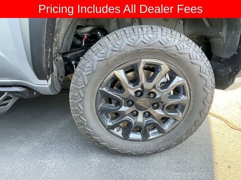 Used 2025 Toyota 4Runner SR5 AWD/4WD image 7