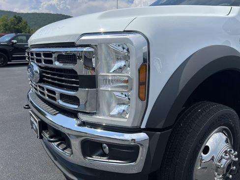 New 2025 Ford F450 XL w/ XL Chrome Package image 10