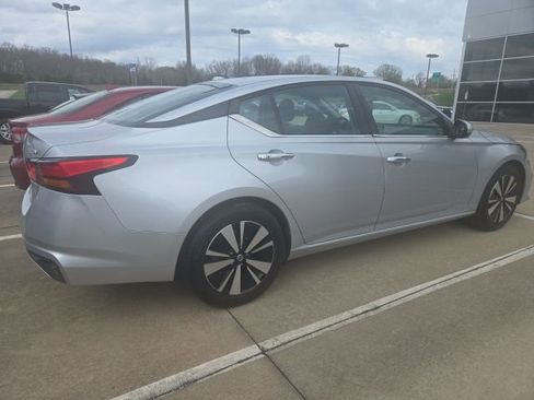 Used 2021 Nissan Altima 2.5 SV image 3