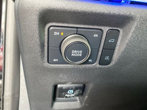 Used 2025 Ford Expedition Platinum w/ Platinum Ultimate Package image 14