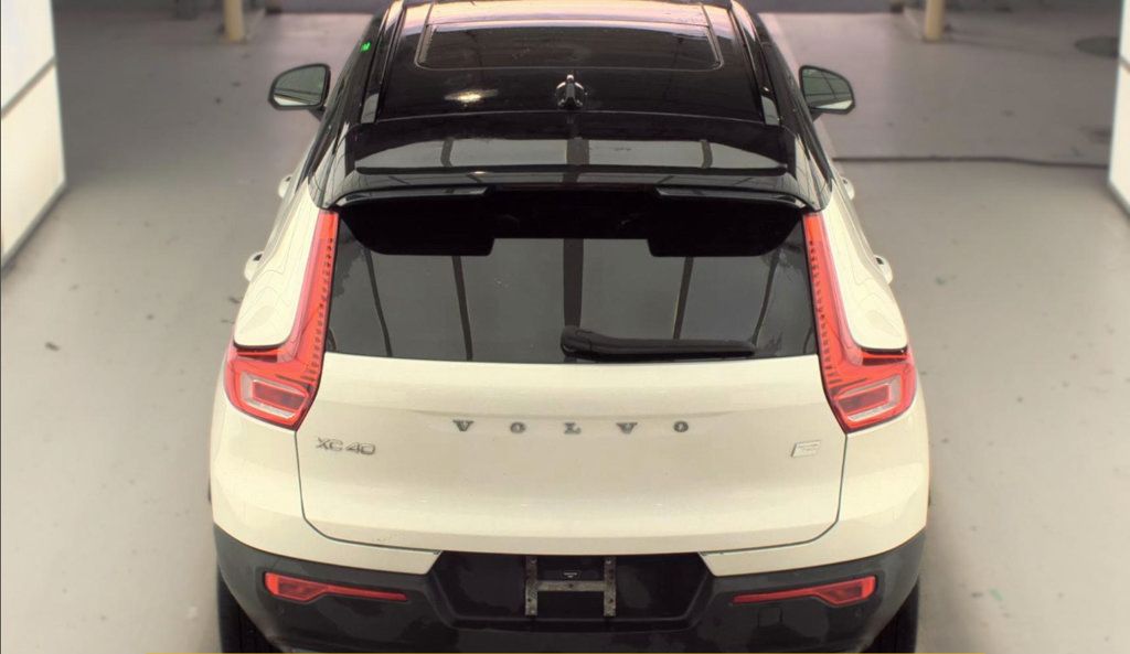 Used 2023 Volvo XC40 Recharge Plus w/ Protection Package Premier AWD/4WD image 8