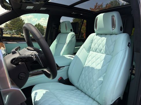 Used 2026 Cadillac Escalade Platinum Sport w/ LPO, Floor Liner Package AWD/4WD image 7