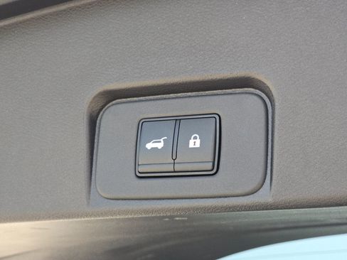 Used 2024 Nissan Rogue SV FWD image 13