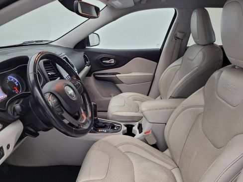 Used 2019 Jeep Cherokee Limited FWD image 17