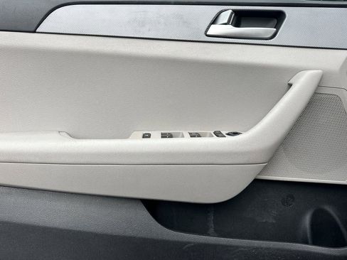 Used 2017 Hyundai Sonata SE image 10