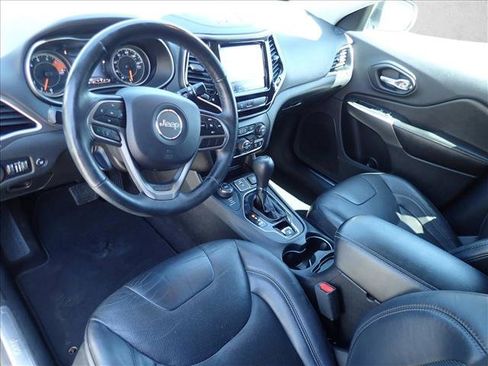 Used 2019 Jeep Cherokee Limited AWD/4WD image 10