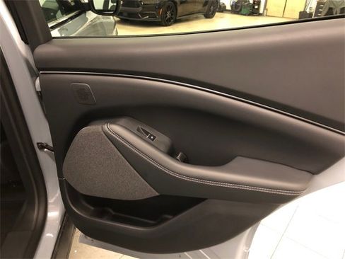 Used 2025 Ford Mustang Mach-E Premium image 31