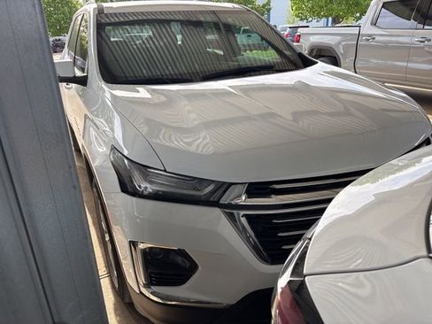 Used 2023 Chevrolet Traverse LT w/ LPO, Floor Liner Package image 1