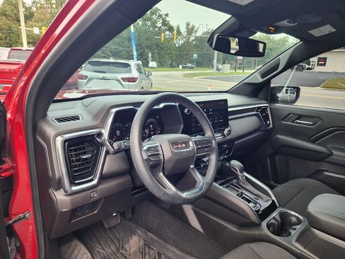 Used 2024 GMC Canyon Elevation w/ Convenience Package image 7