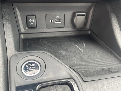 Used 2025 Nissan Sentra S image 23